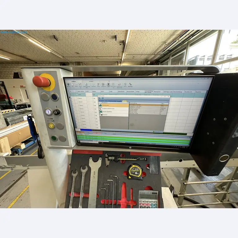 Machine from the field of industrial cutting lines and cut-to-length lines for processing aluminum and light metal profiles-8