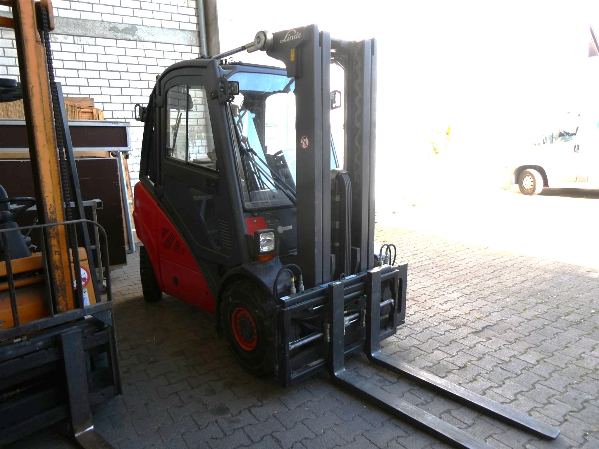 Diesel Four-Wheel Forklift Linde H30D-01 – foto 2 – kavel bij NetBid, Mainz-Hechtsheim