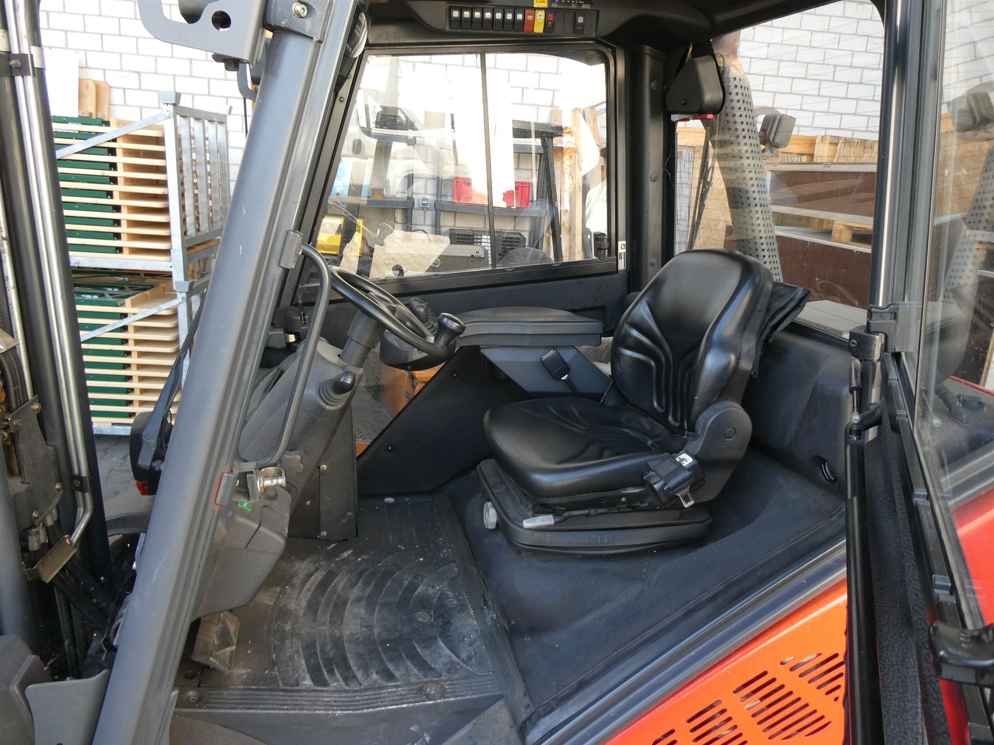 Diesel Four-Wheel Forklift Linde H30D-01 – foto 4 – kavel bij NetBid, Mainz-Hechtsheim