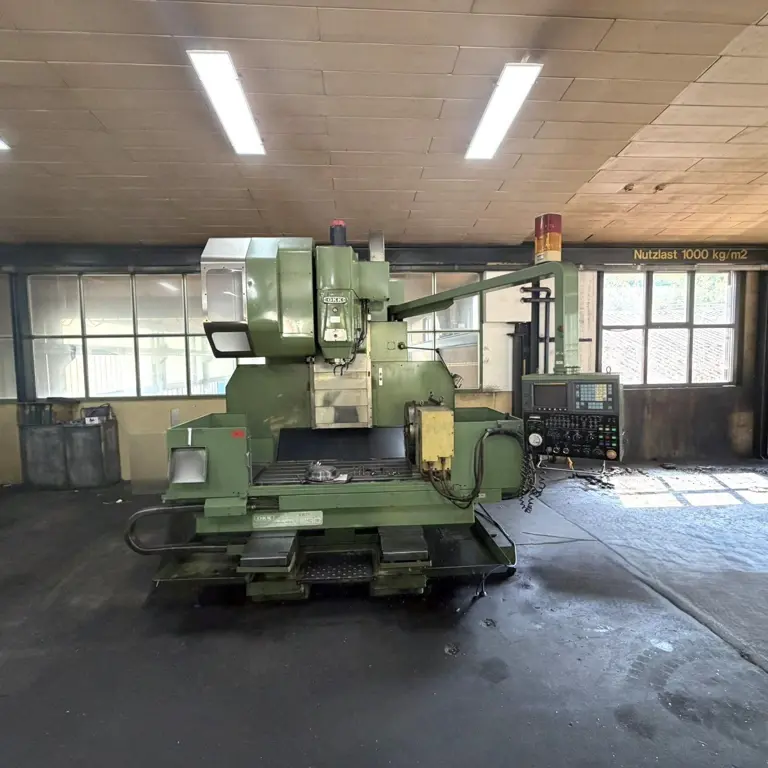 Pionowe centrum obróbcze i akcesoria OKK MCV 630