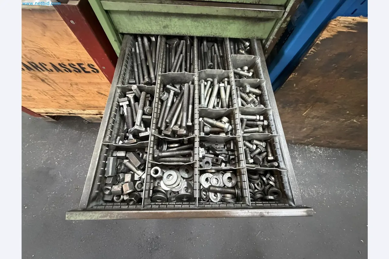 Centres d'usinage, tours, appareils de soudage destinés au secteur de la construction mécanique et de la serrurerie
-34
