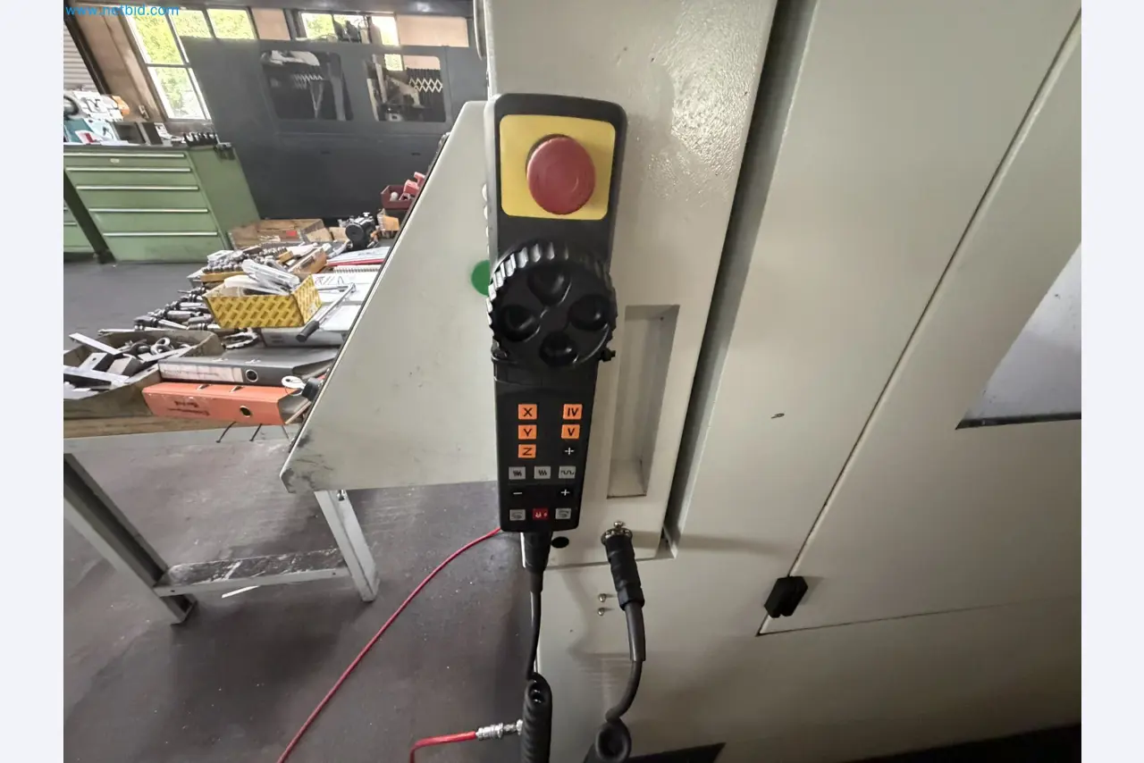 Centra obróbcze, tokarki, urządzenia spawalnicze z dziedziny budowy maszyn i ślusarstwa
-11
