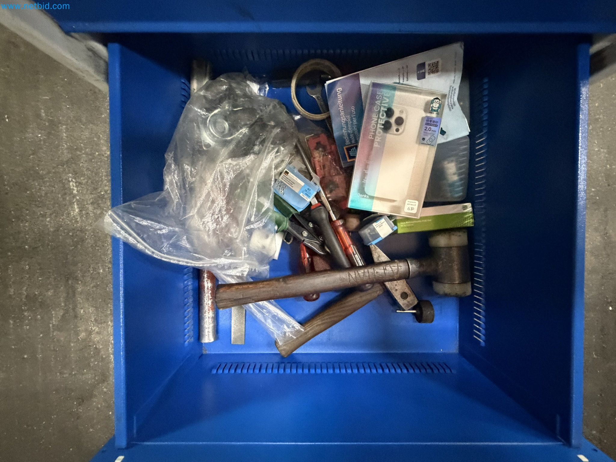 Centra obróbcze, tokarki, urządzenia spawalnicze z dziedziny budowy maszyn i ślusarstwa
-51