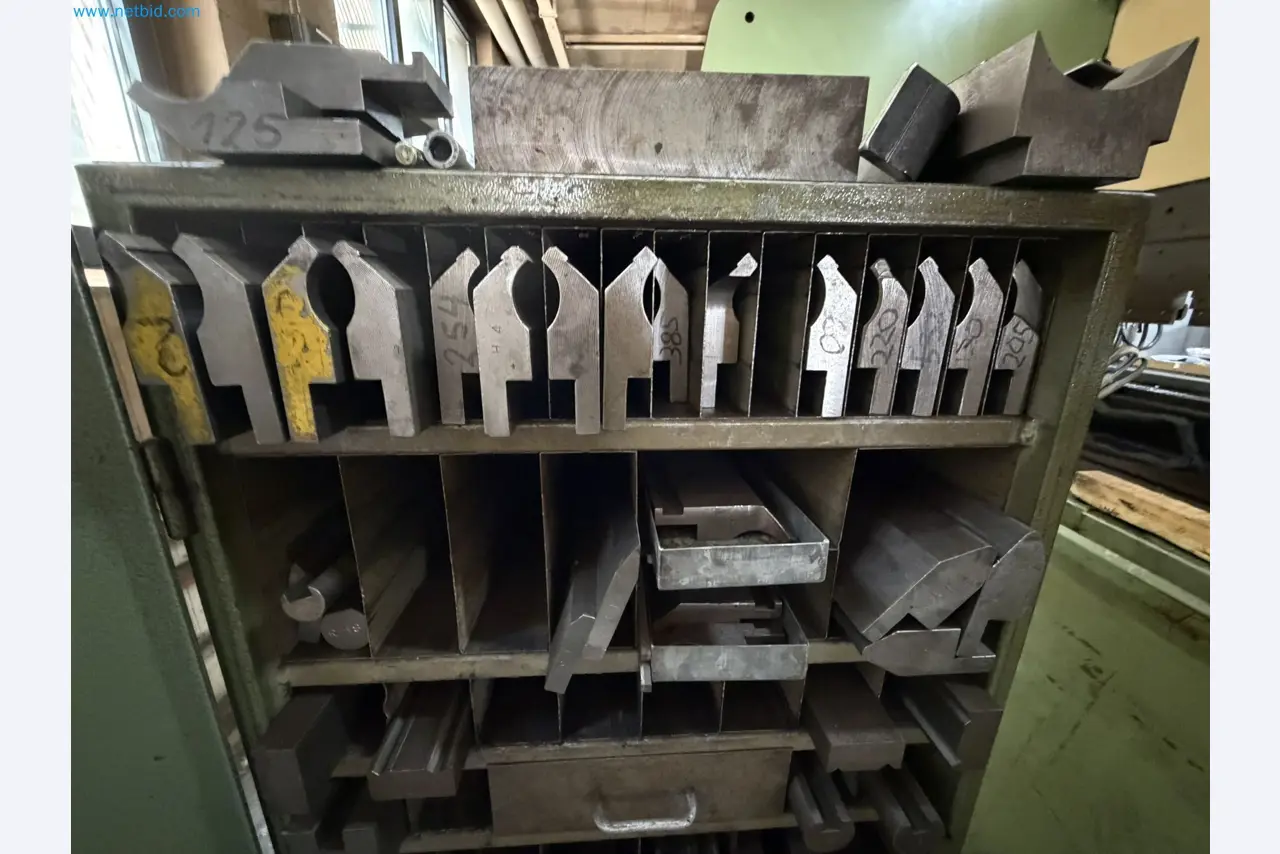 Centra obróbcze, tokarki, urządzenia spawalnicze z dziedziny budowy maszyn i ślusarstwa
-19