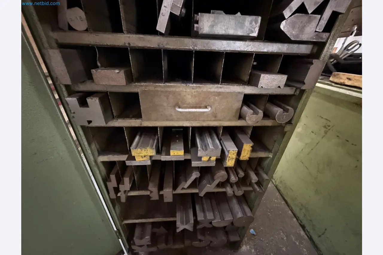 Centra obróbcze, tokarki, urządzenia spawalnicze z dziedziny budowy maszyn i ślusarstwa
-20