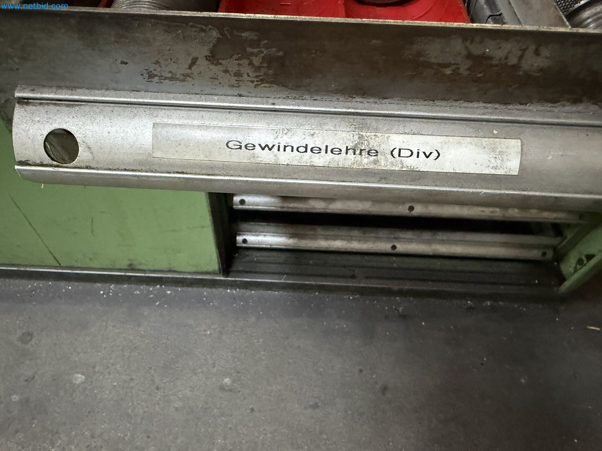 Centra obróbcze, tokarki, urządzenia spawalnicze z dziedziny budowy maszyn i ślusarstwa
-5