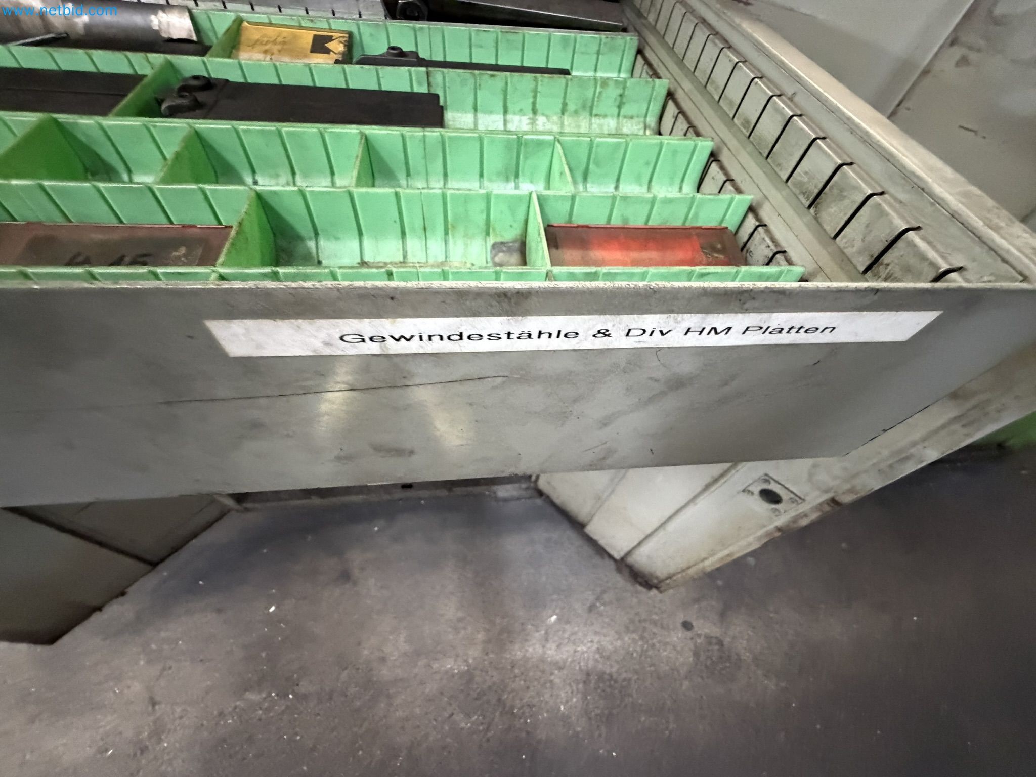Centra obróbcze, tokarki, urządzenia spawalnicze z dziedziny budowy maszyn i ślusarstwa
-5