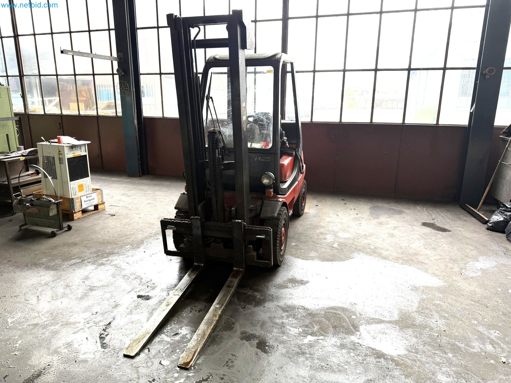 Centres d'usinage, tours, appareils de soudage destinés au secteur de la construction mécanique et de la serrurerie
-1