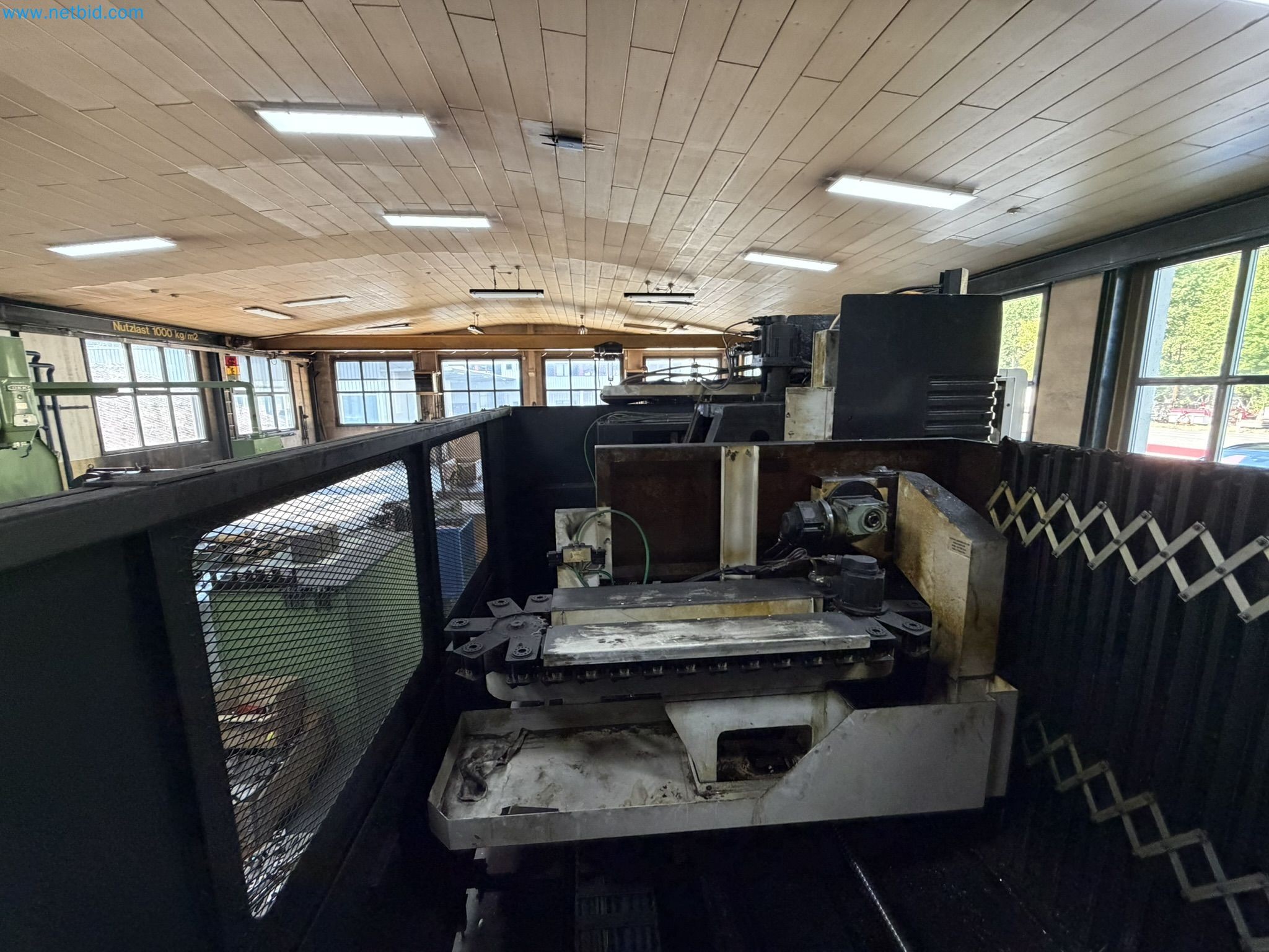 Centra obróbcze, tokarki, urządzenia spawalnicze z dziedziny budowy maszyn i ślusarstwa
-25