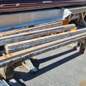 6 Wooden trestles