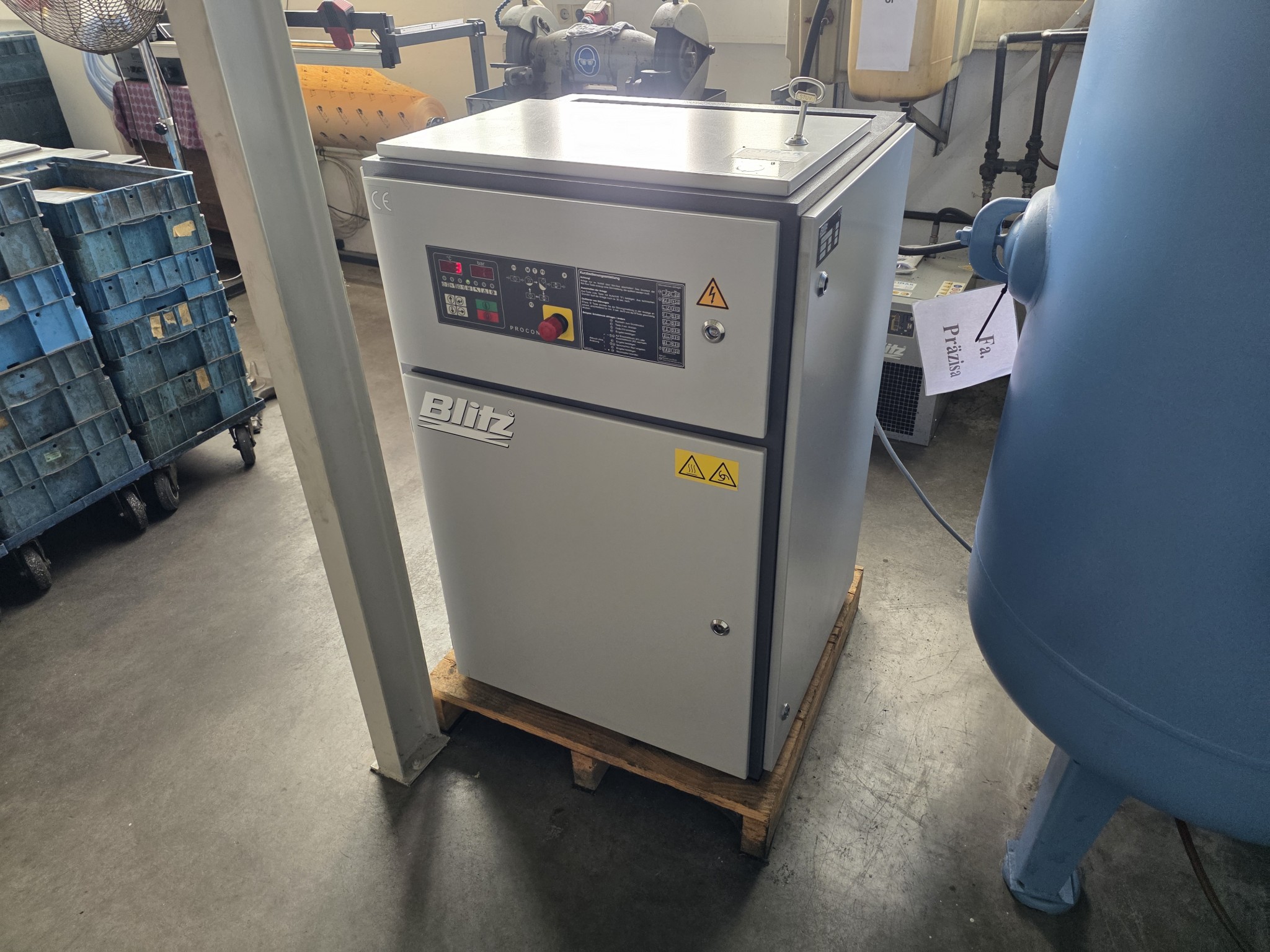 4-axis metal machining center, CNC lathes, workshop equipment, vehicles-4