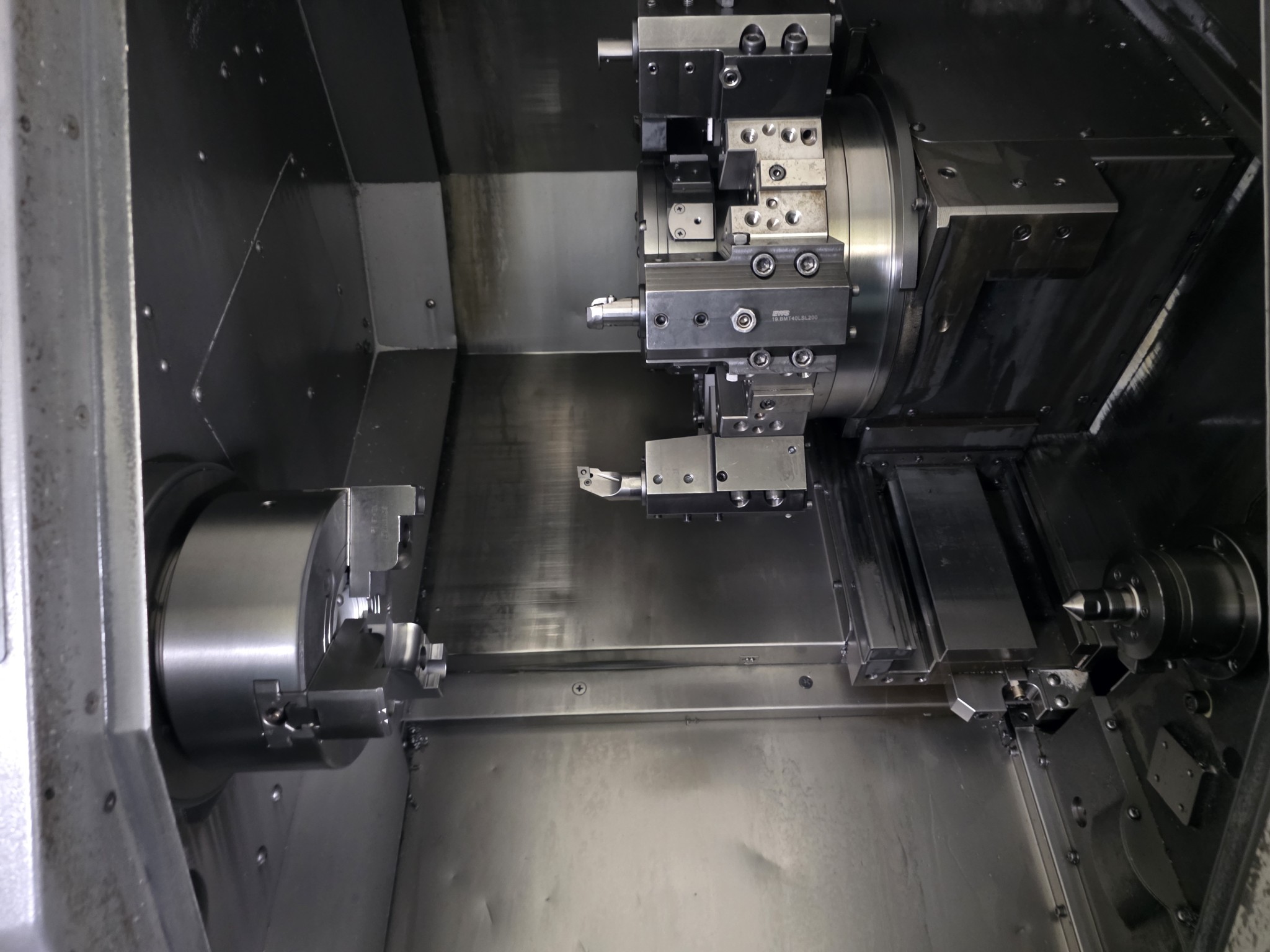 4-axis metal machining center, CNC lathes, workshop equipment, vehicles-7