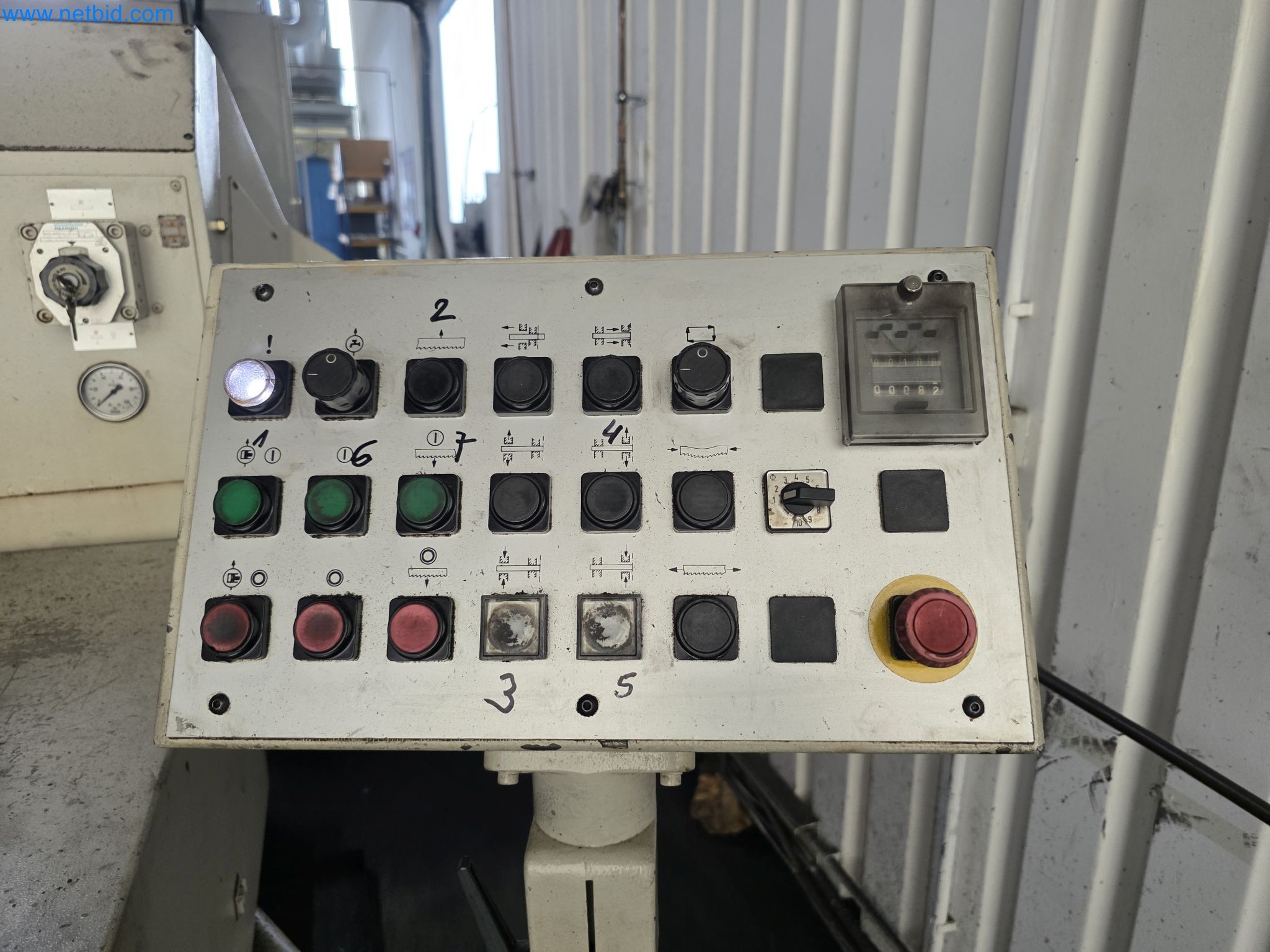 Centre d'usinage métallurgique à 4 axes, tours à commande numérique, équipement d'atelier, véhicules-5