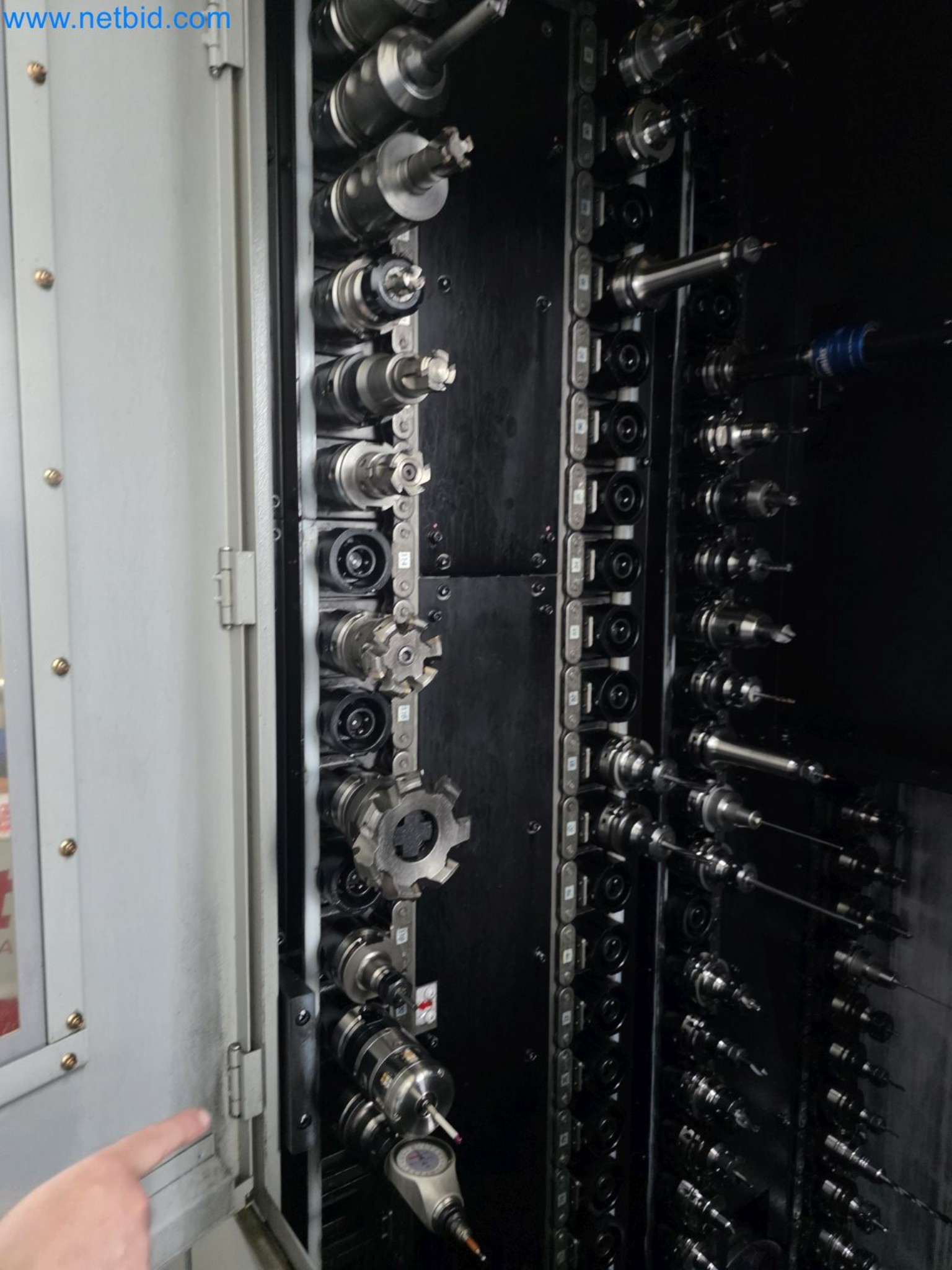 Centre d'usinage métallurgique à 4 axes, tours à commande numérique, équipement d'atelier, véhicules-17