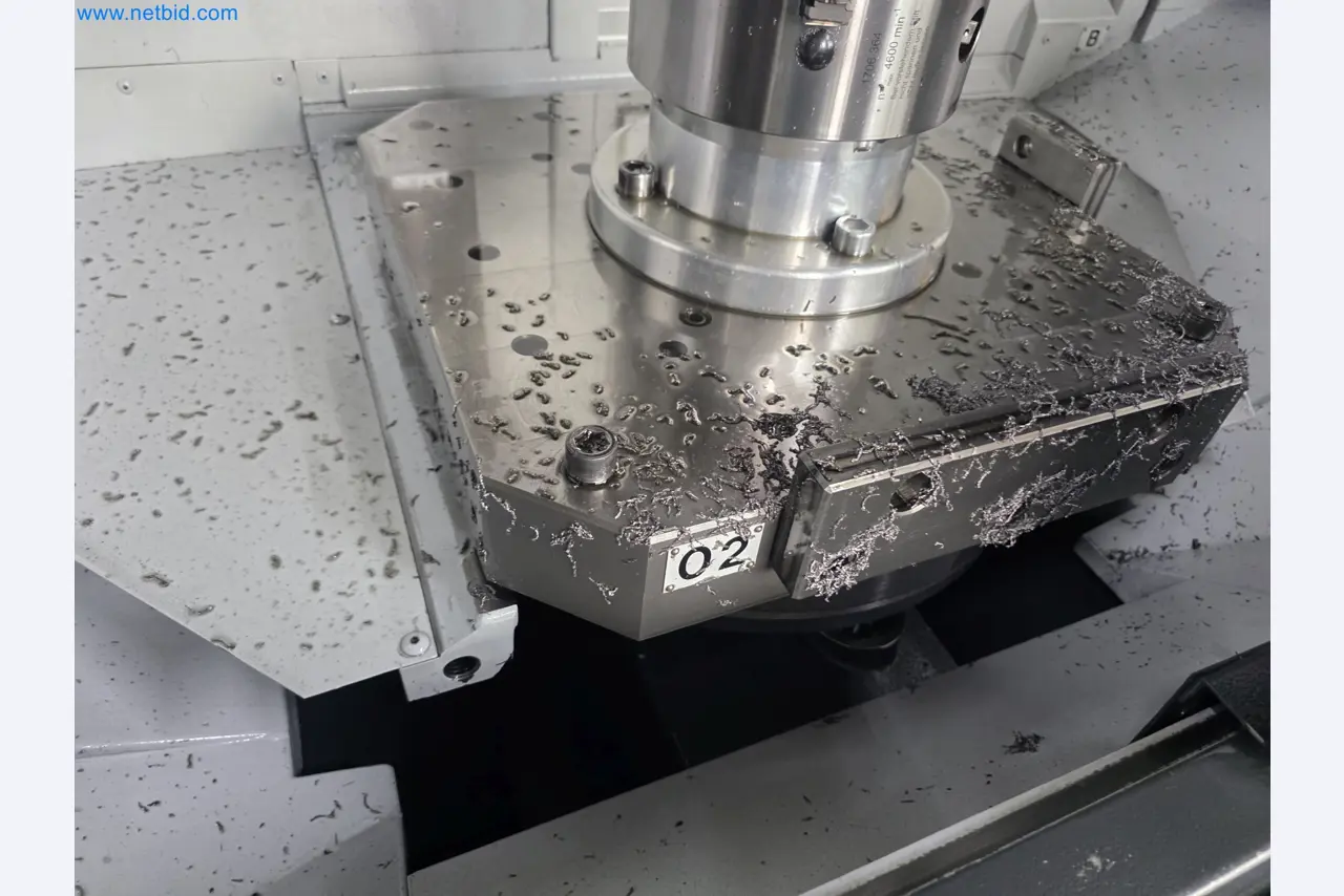 4osé obráběcí centrum na kov, CNC soustruhy, vybavení dílen, vozidla-44