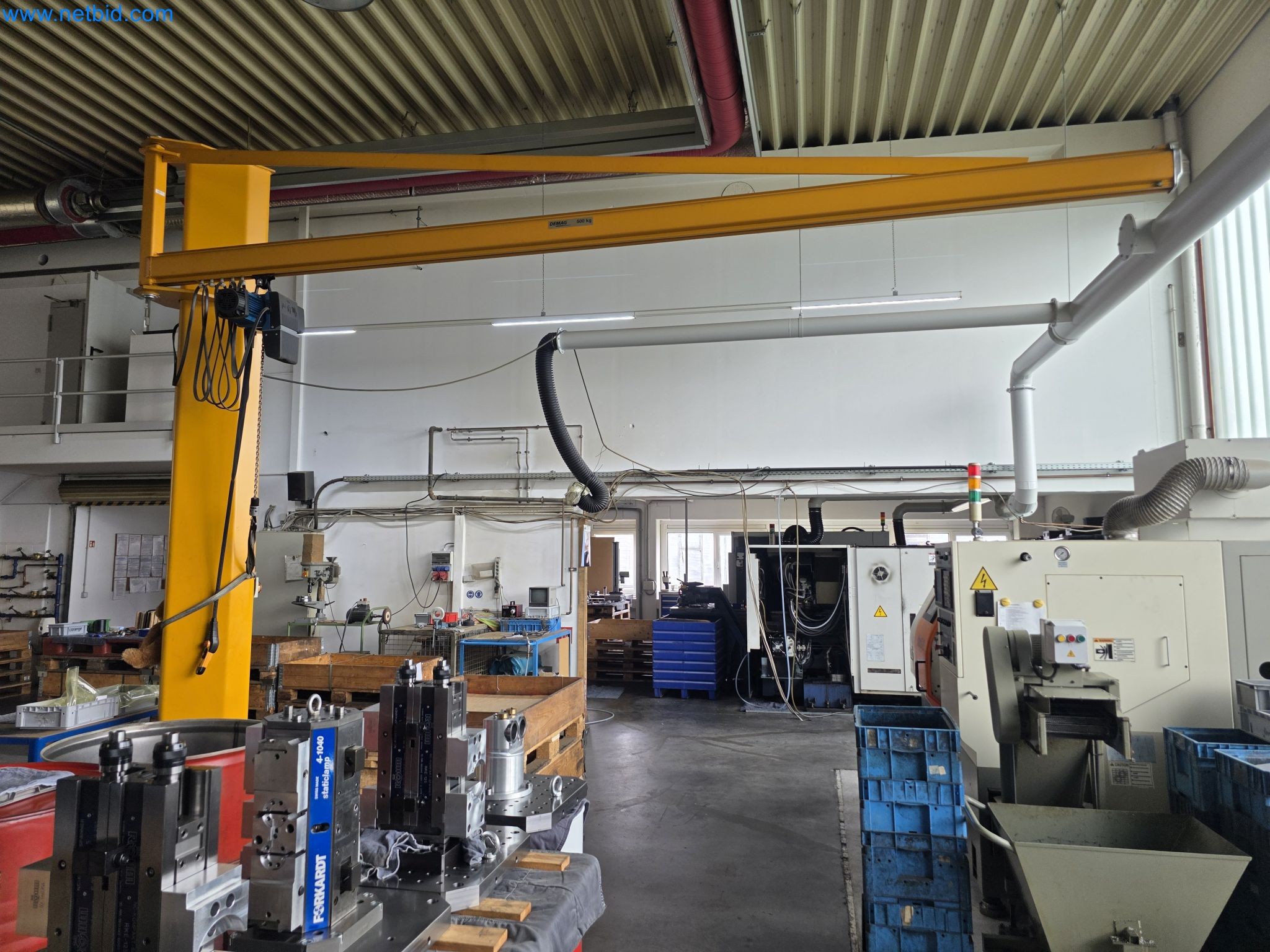 Centre d'usinage métallurgique à 4 axes, tours à commande numérique, équipement d'atelier, véhicules-1