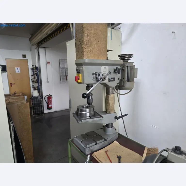 4osé obráběcí centrum na kov, CNC soustruhy, vybavení dílen, vozidla-3