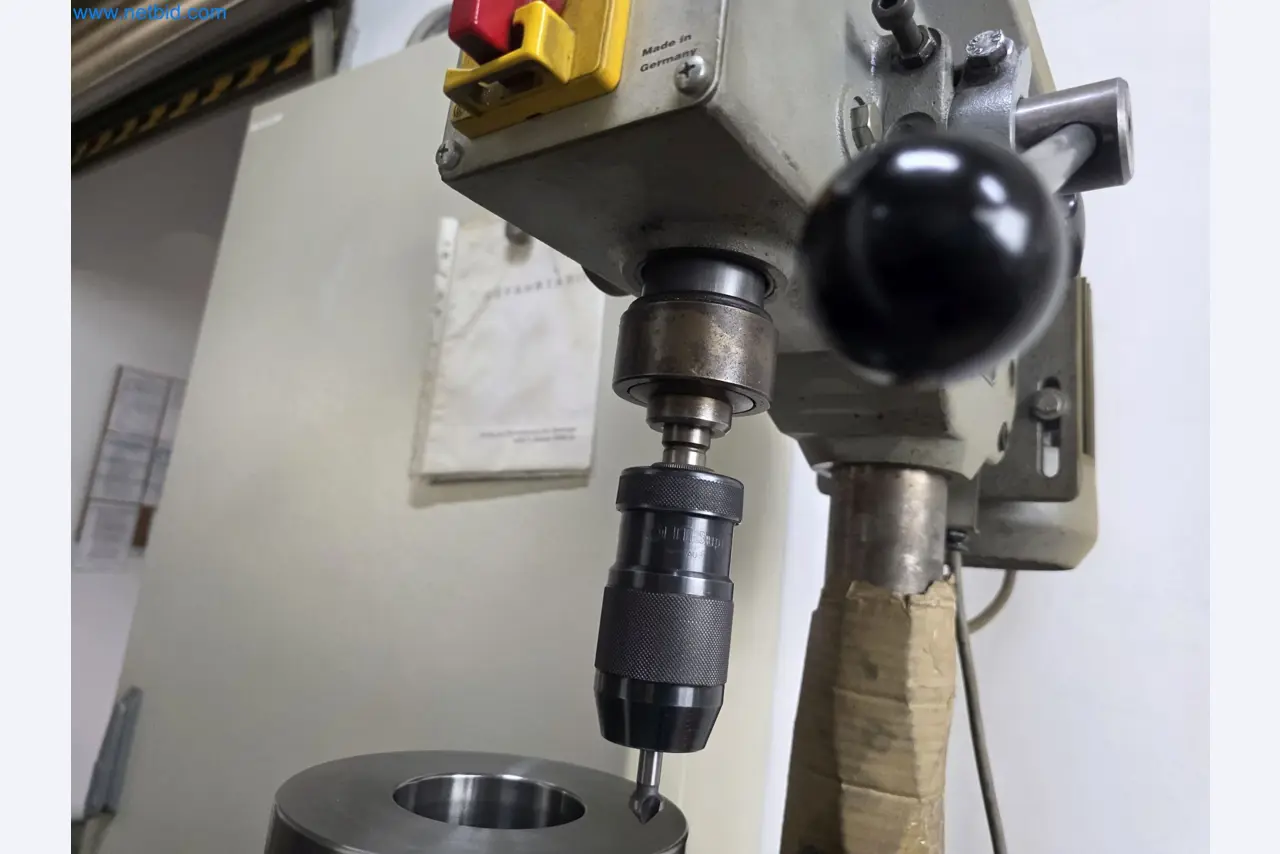 4osé obráběcí centrum na kov, CNC soustruhy, vybavení dílen, vozidla-5