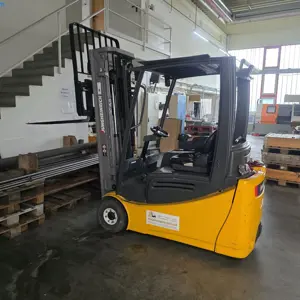Tříkolový elektrický vysokozdvižný vozík Jungheinrich EFG 216
