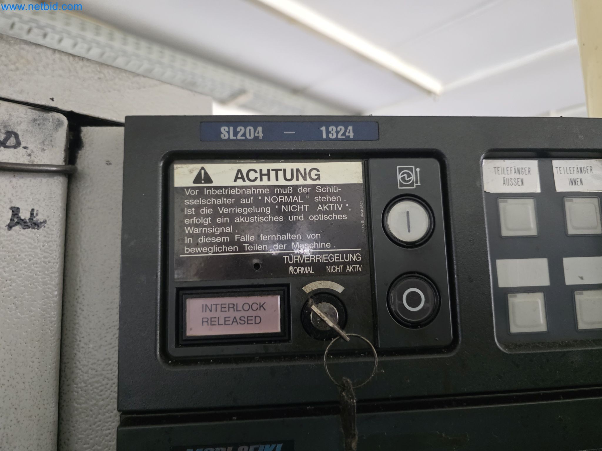 4osé obráběcí centrum na kov, CNC soustruhy, vybavení dílen, vozidla-10