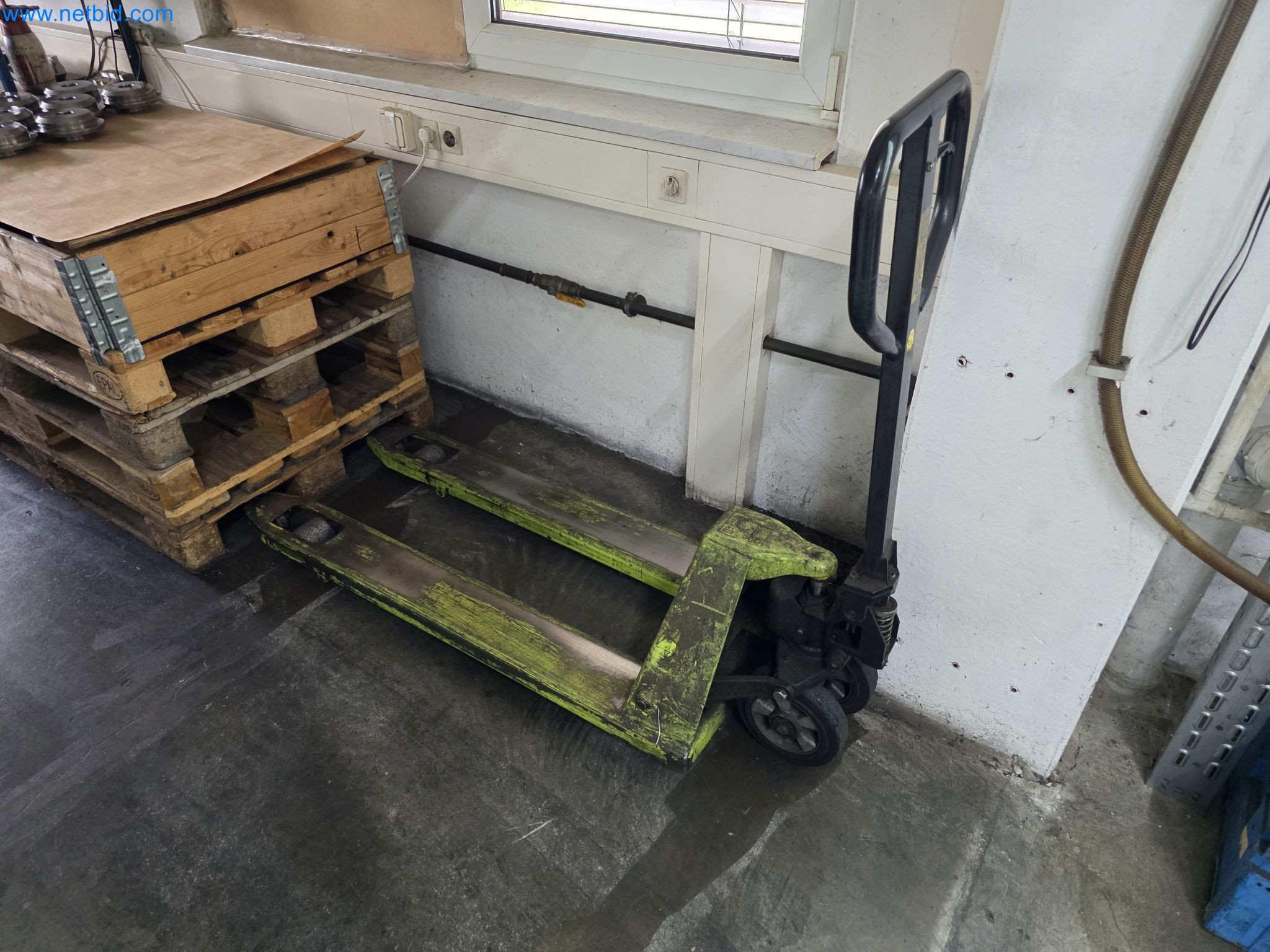 4osé obráběcí centrum na kov, CNC soustruhy, vybavení dílen, vozidla-1