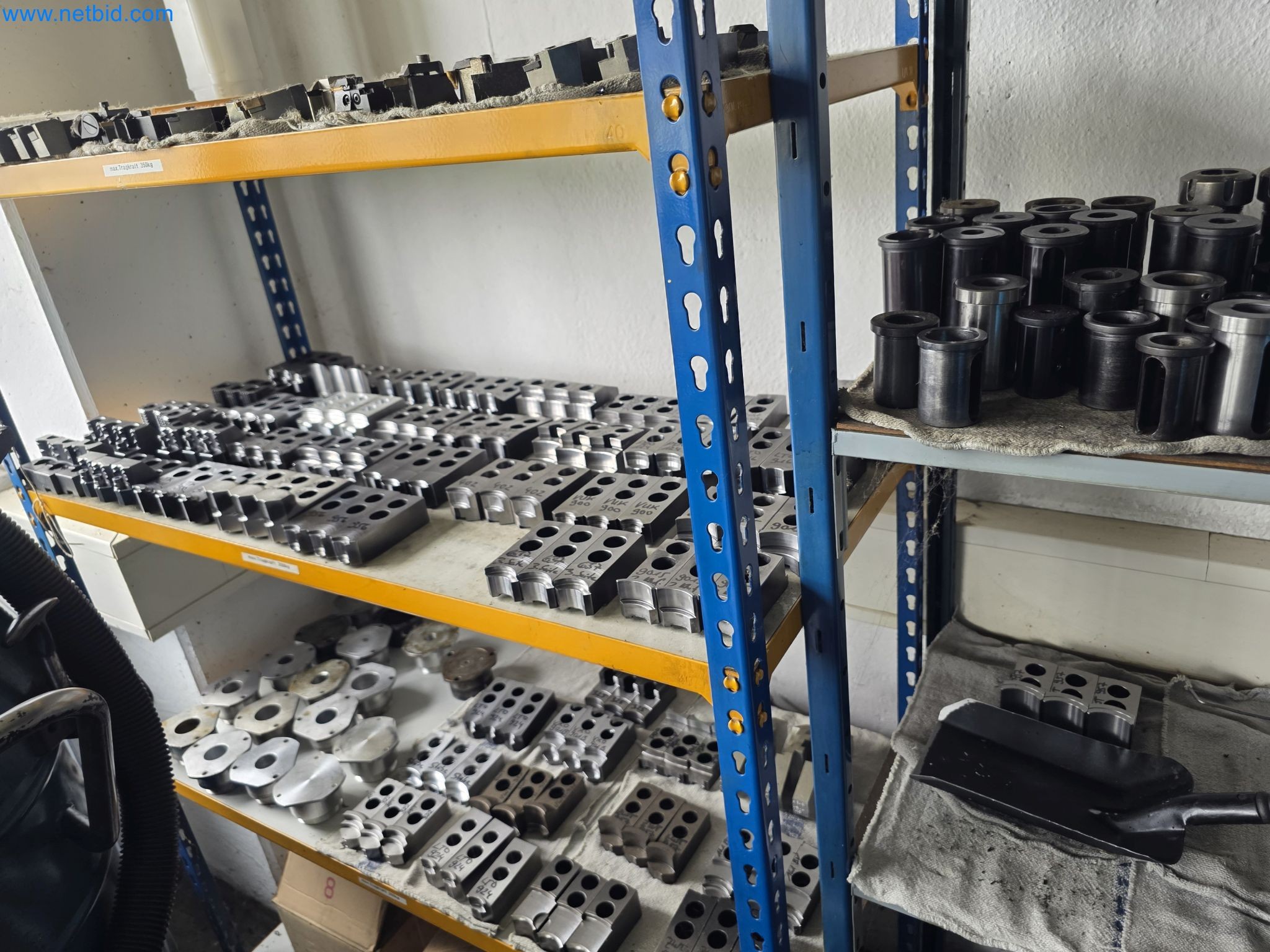 4osé obráběcí centrum na kov, CNC soustruhy, vybavení dílen, vozidla-3