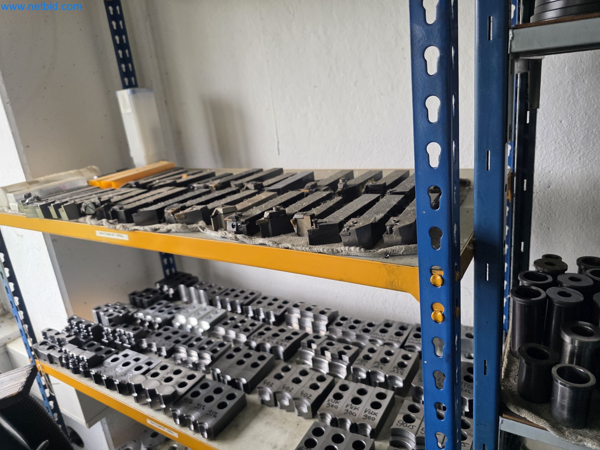 4osé obráběcí centrum na kov, CNC soustruhy, vybavení dílen, vozidla-4