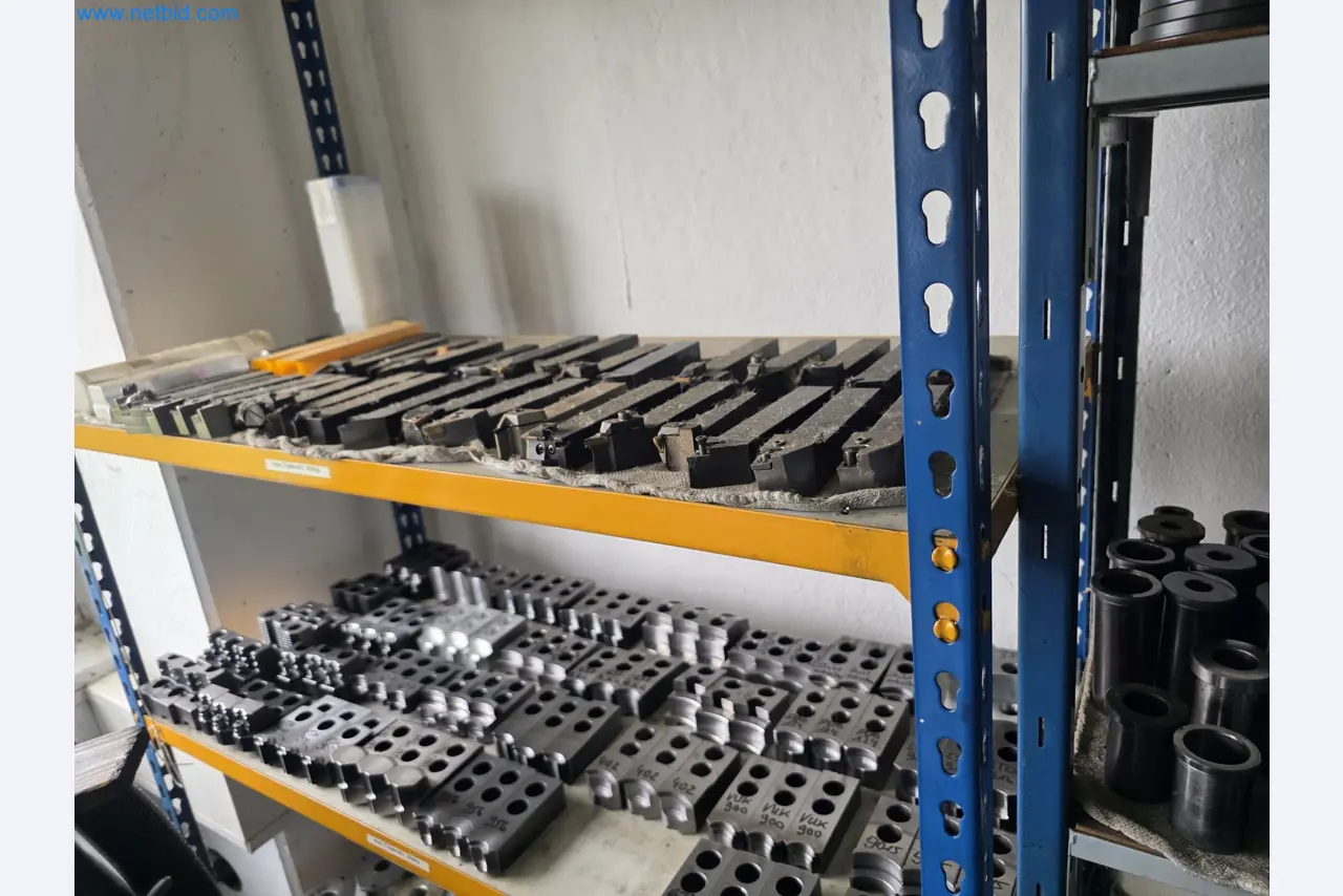 4osé obráběcí centrum na kov, CNC soustruhy, vybavení dílen, vozidla-4