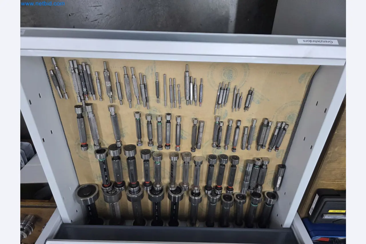 Centre d'usinage métallurgique à 4 axes, tours à commande numérique, équipement d'atelier, véhicules-3