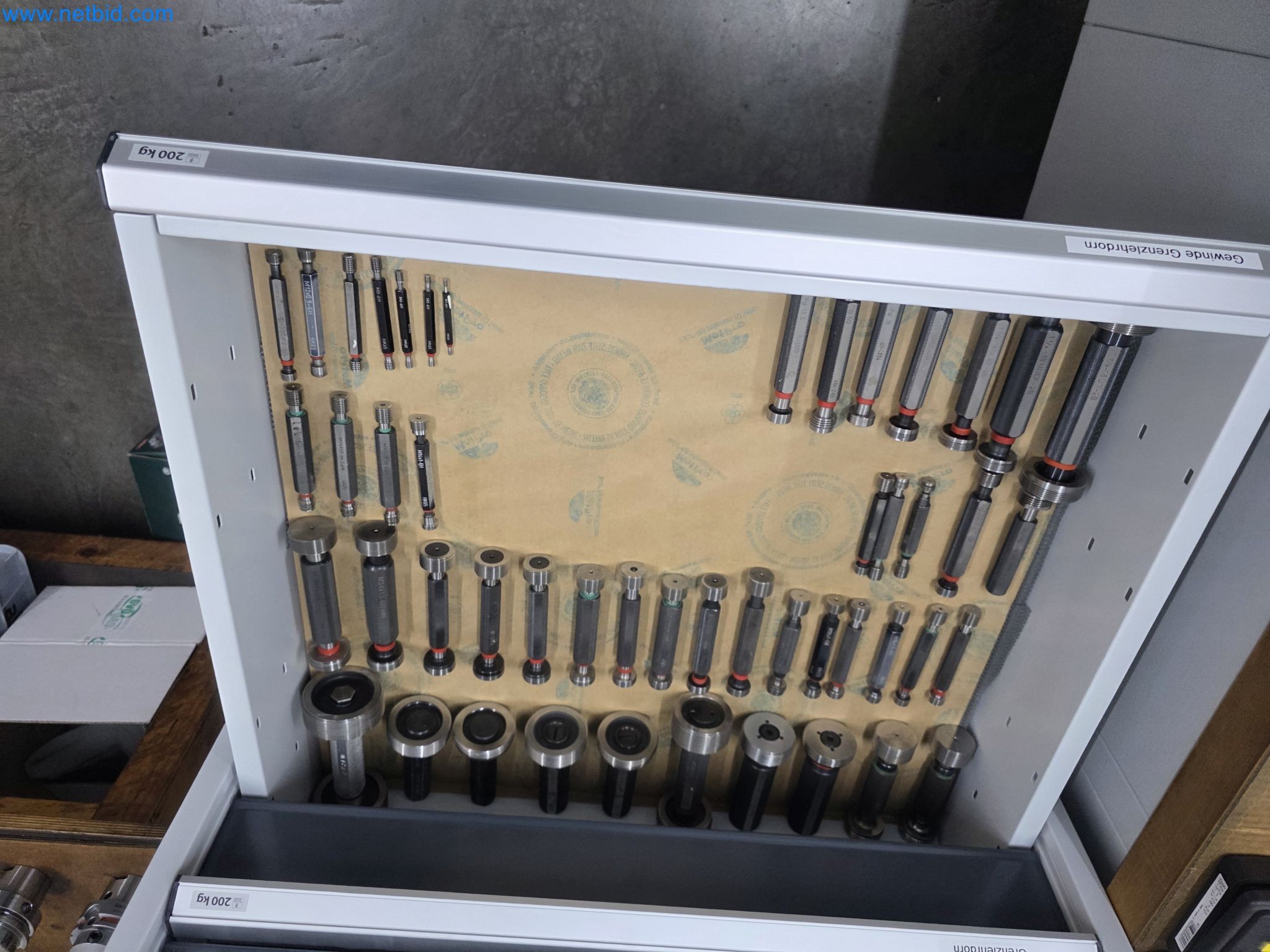 4osé obráběcí centrum na kov, CNC soustruhy, vybavení dílen, vozidla-4