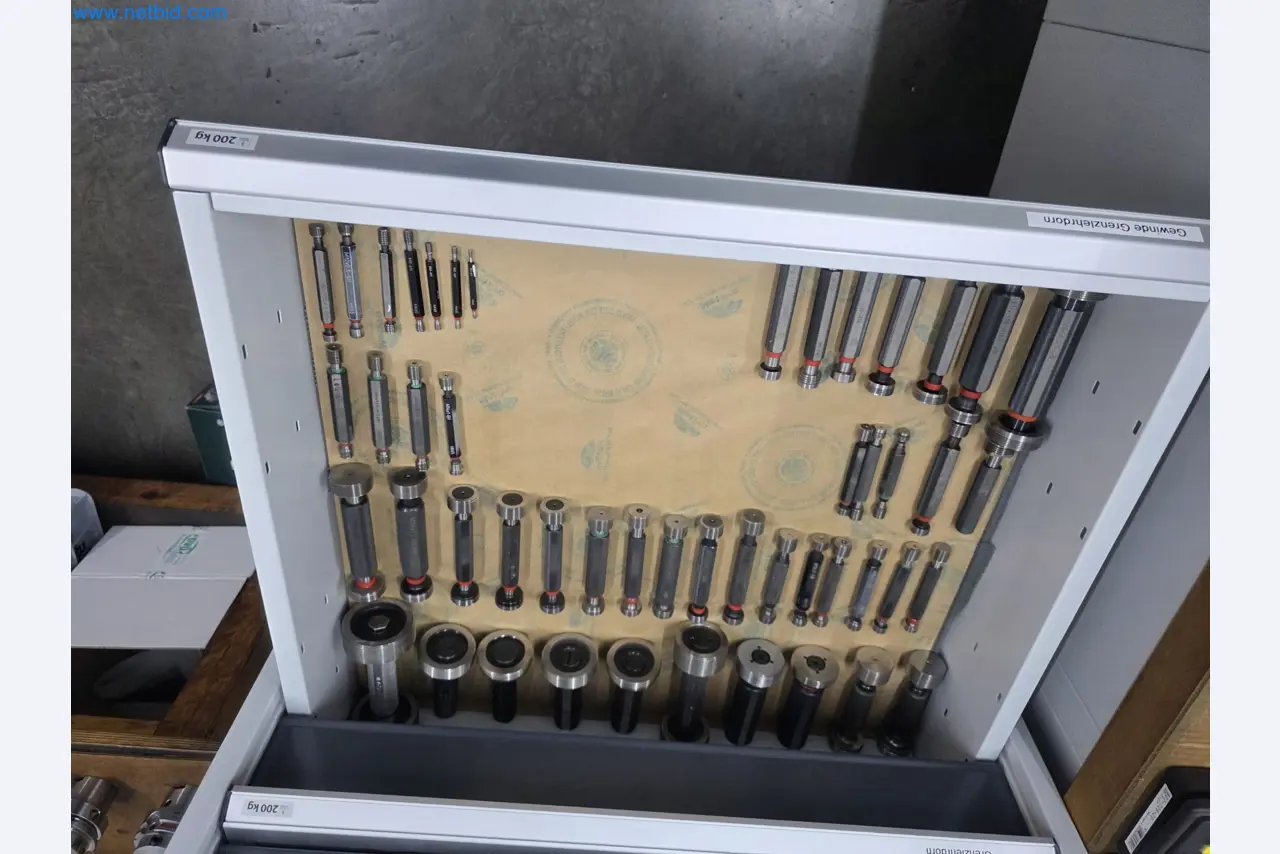 Centre d'usinage métallurgique à 4 axes, tours à commande numérique, équipement d'atelier, véhicules-4