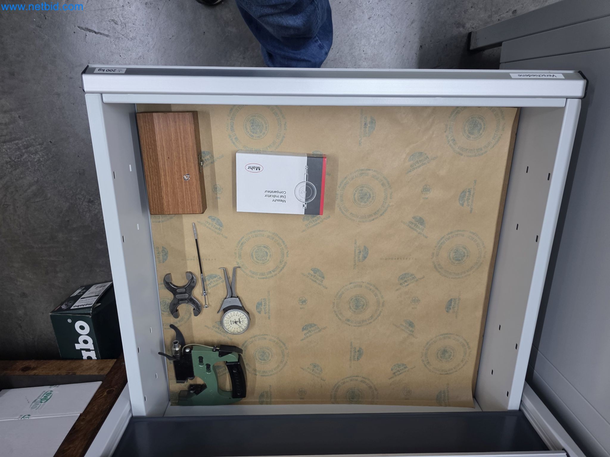 4osé obráběcí centrum na kov, CNC soustruhy, vybavení dílen, vozidla-5