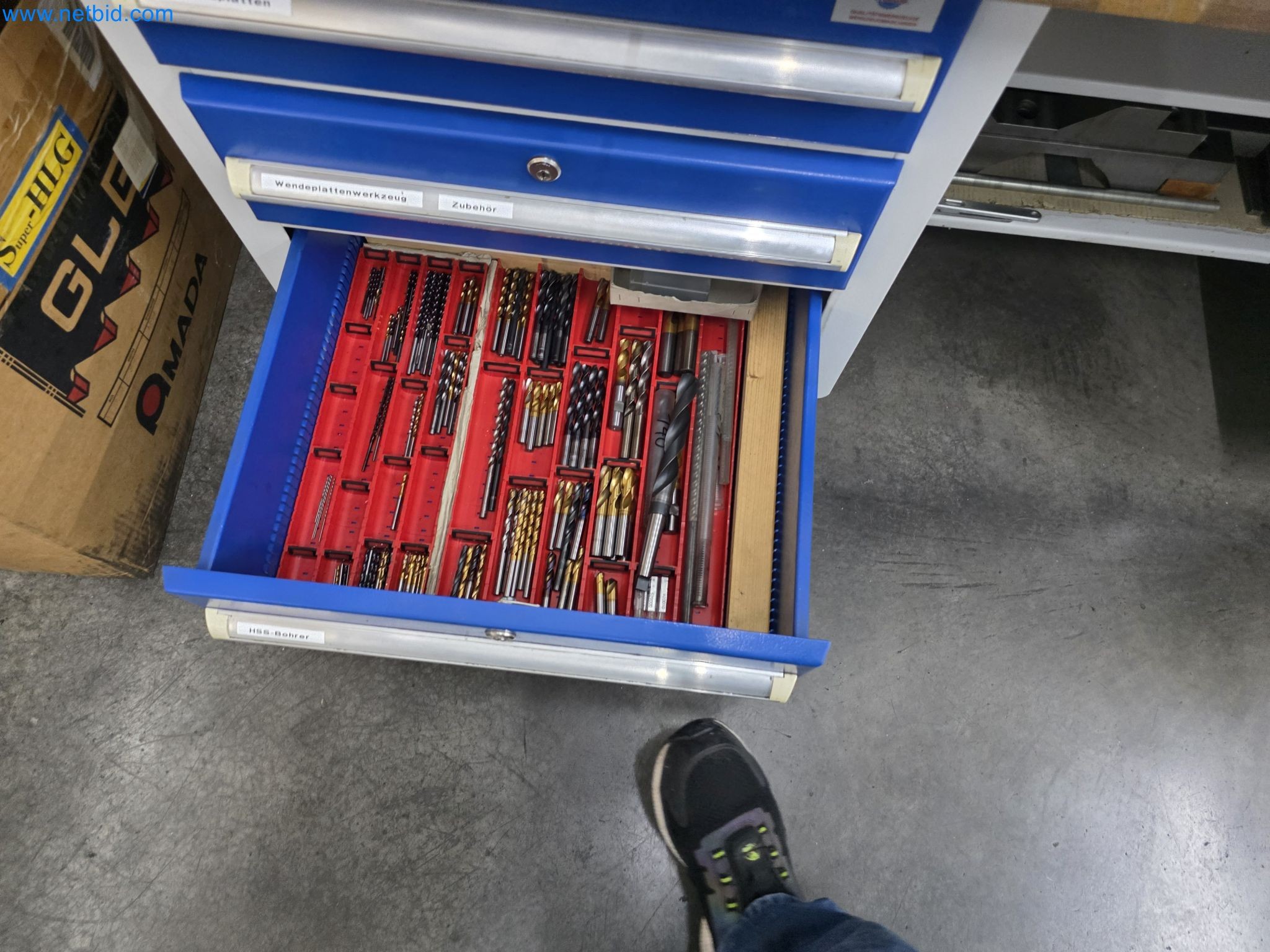 Centre d'usinage métallurgique à 4 axes, tours à commande numérique, équipement d'atelier, véhicules-3