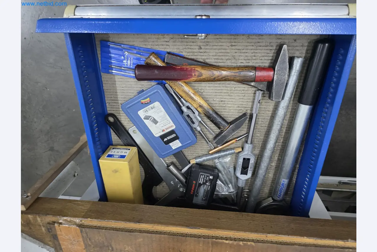 4osé obráběcí centrum na kov, CNC soustruhy, vybavení dílen, vozidla-4