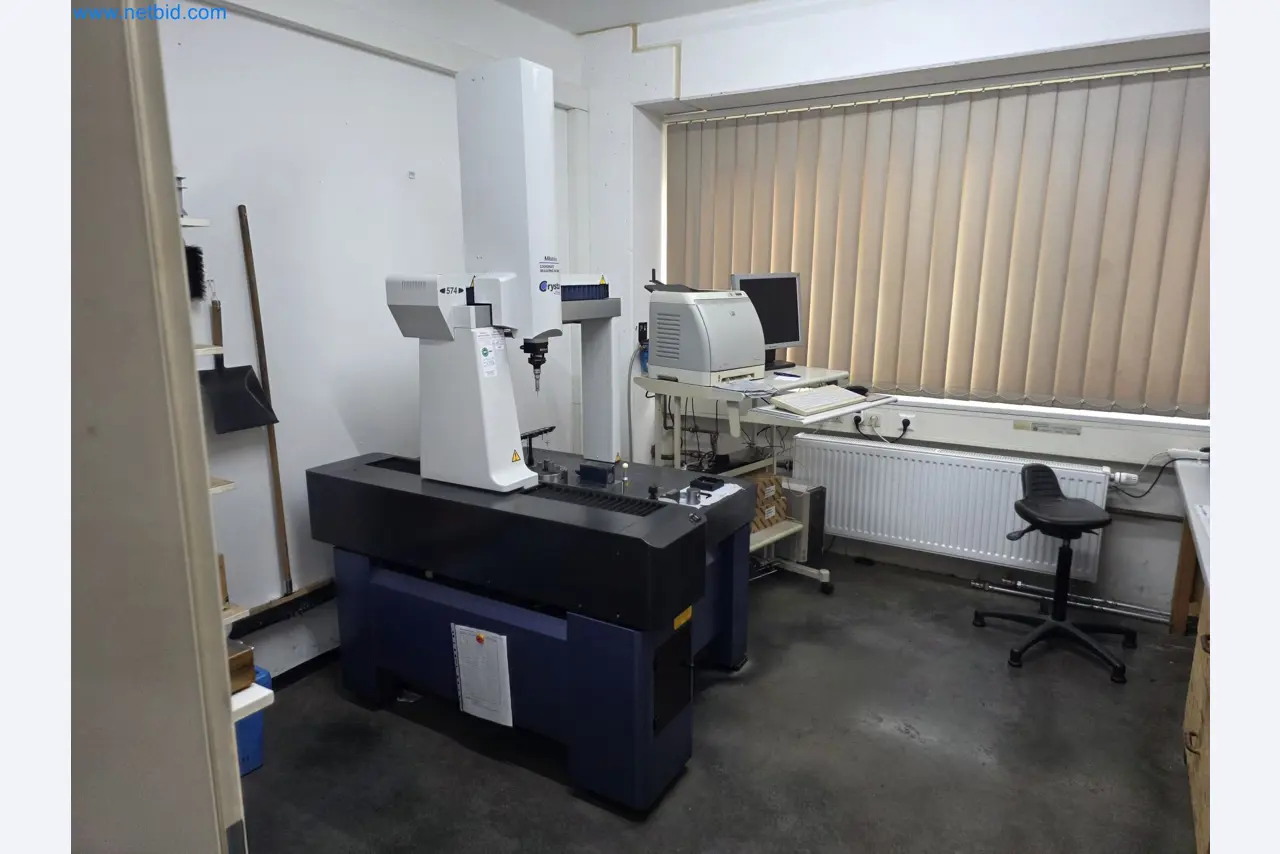 4osé obráběcí centrum na kov, CNC soustruhy, vybavení dílen, vozidla-1