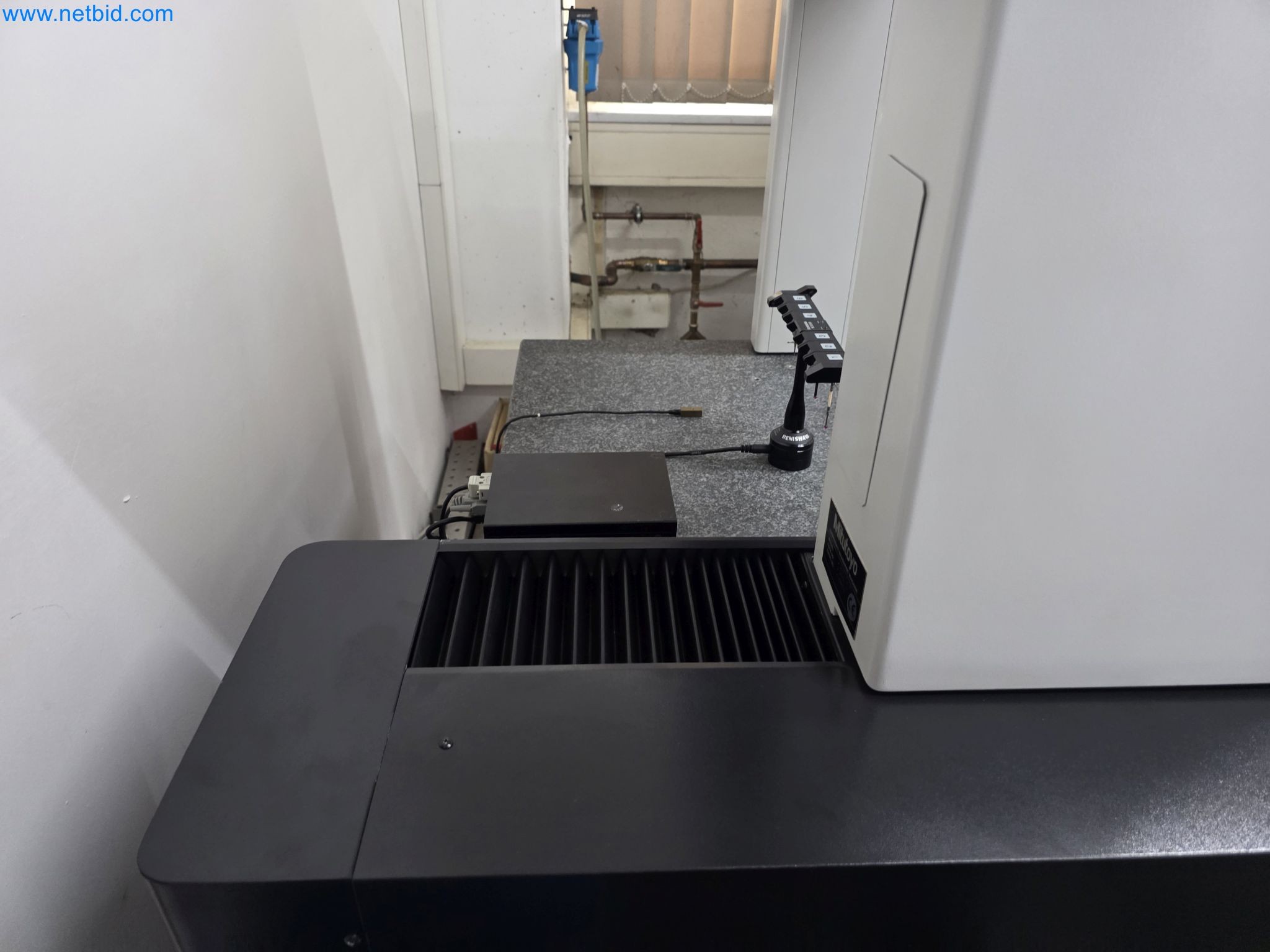 4osé obráběcí centrum na kov, CNC soustruhy, vybavení dílen, vozidla-9