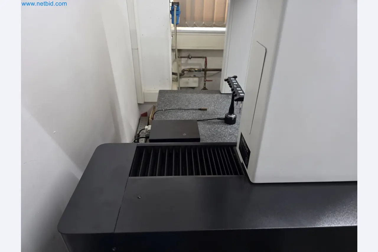4osé obráběcí centrum na kov, CNC soustruhy, vybavení dílen, vozidla-9