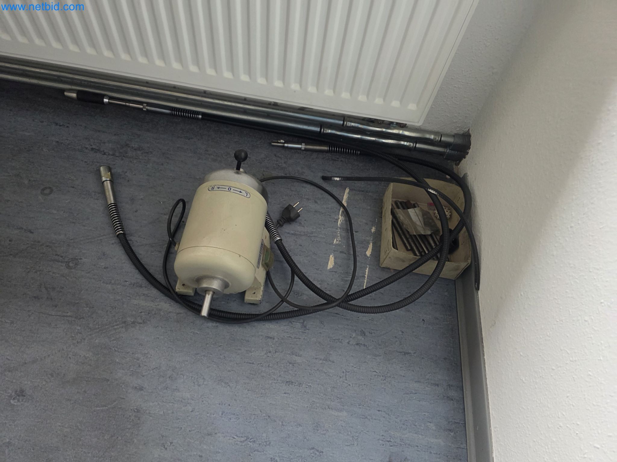 4osé obráběcí centrum na kov, CNC soustruhy, vybavení dílen, vozidla-1