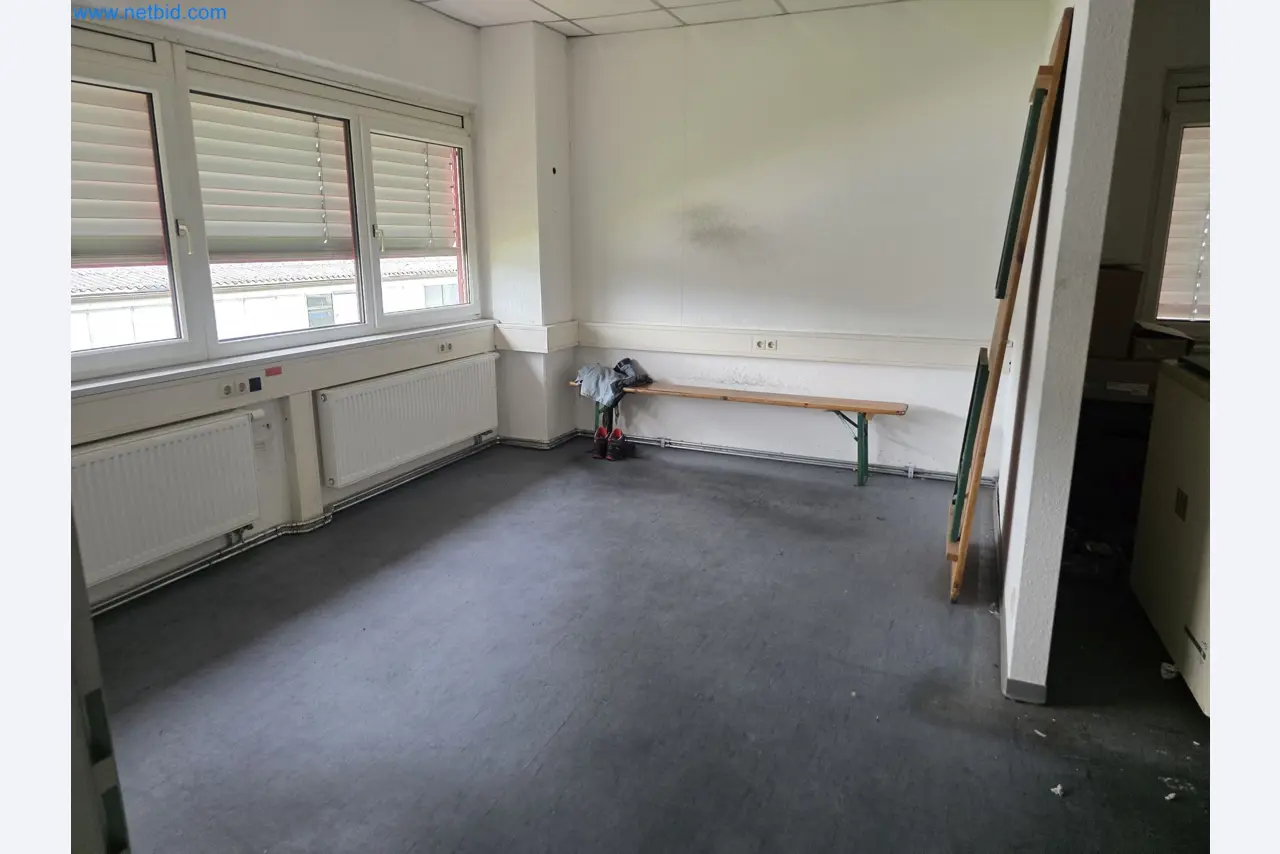 4osé obráběcí centrum na kov, CNC soustruhy, vybavení dílen, vozidla-2