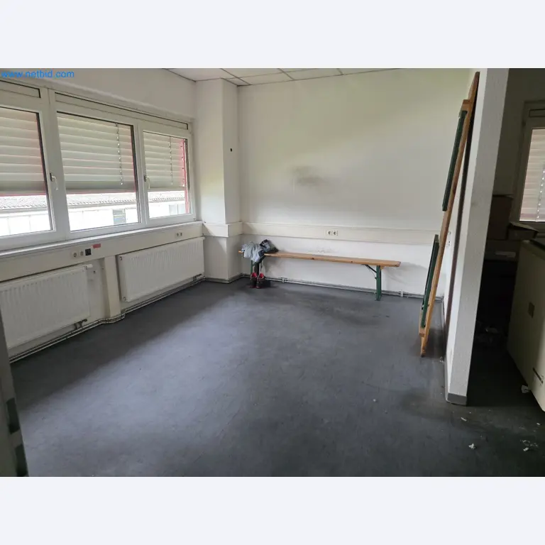 4osé obráběcí centrum na kov, CNC soustruhy, vybavení dílen, vozidla-2