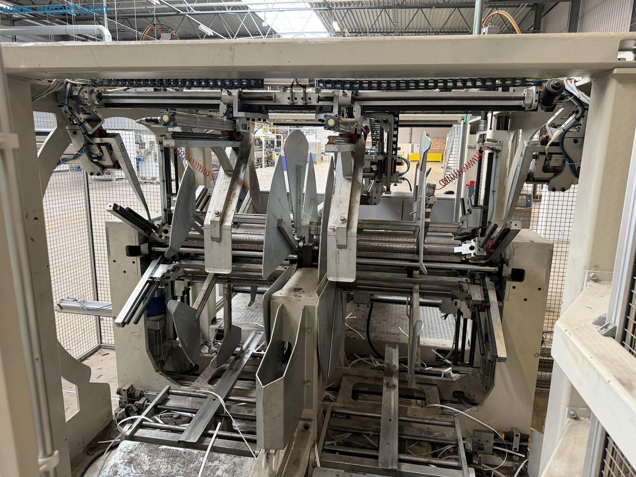 Extrusion lines used in the manufacture of ventilation and heating equipment-31