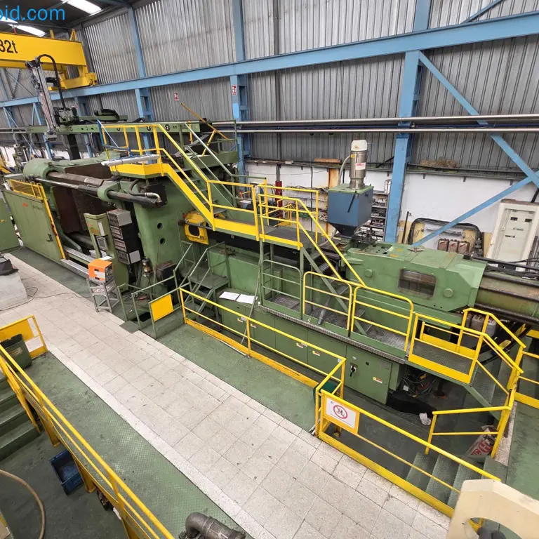 Injection Molding Machine HUSKY E 2700 RS 155/135