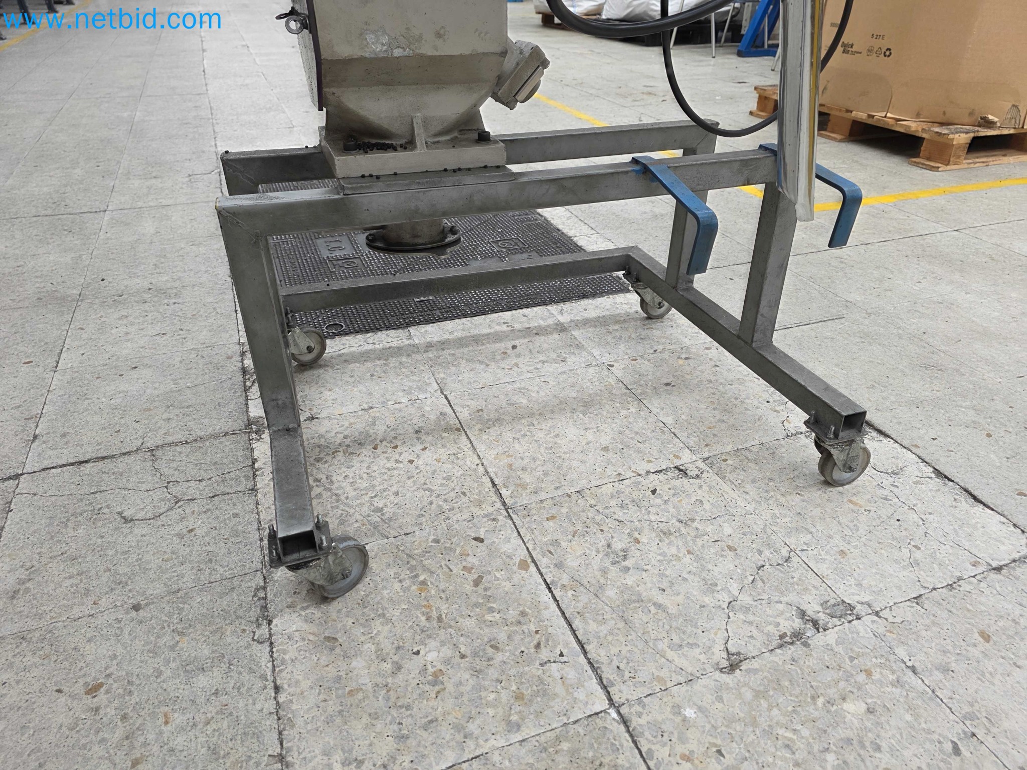 Tromosa Asset Sale (Troqueles Y Moldes De Galicia, Sa): Plastic Injection machinery and accessories-13