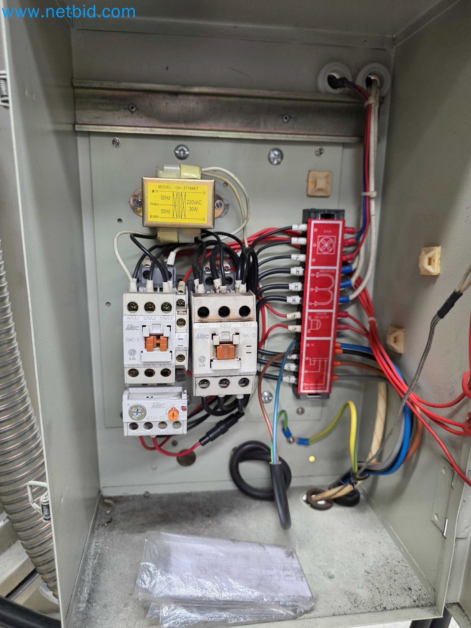 Tromosa Asset Sale (Troqueles Y Moldes De Galicia, Sa): Plastic Injection machinery and accessories-8