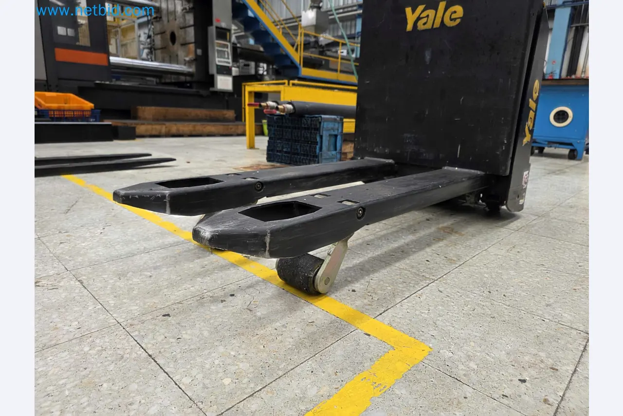 Tromosa Asset Sale (Troqueles Y Moldes De Galicia, Sa): Plastic Injection machinery and accessories-14