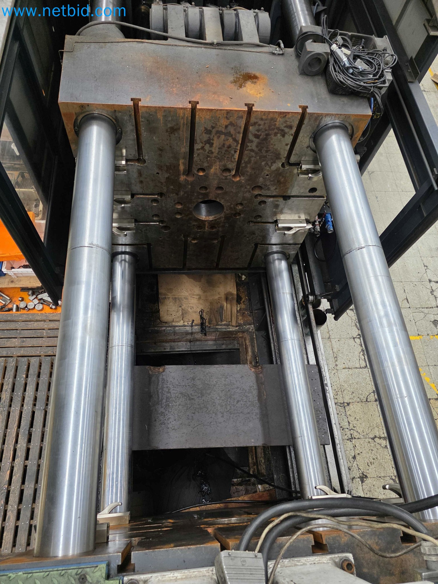 Tromosa Asset Sale (Troqueles Y Moldes De Galicia, Sa): Plastic Injection machinery and accessories-25