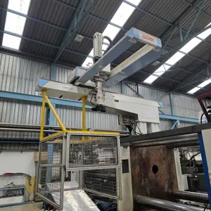 Robot for Injection Molding Machine STAR GXE-1800