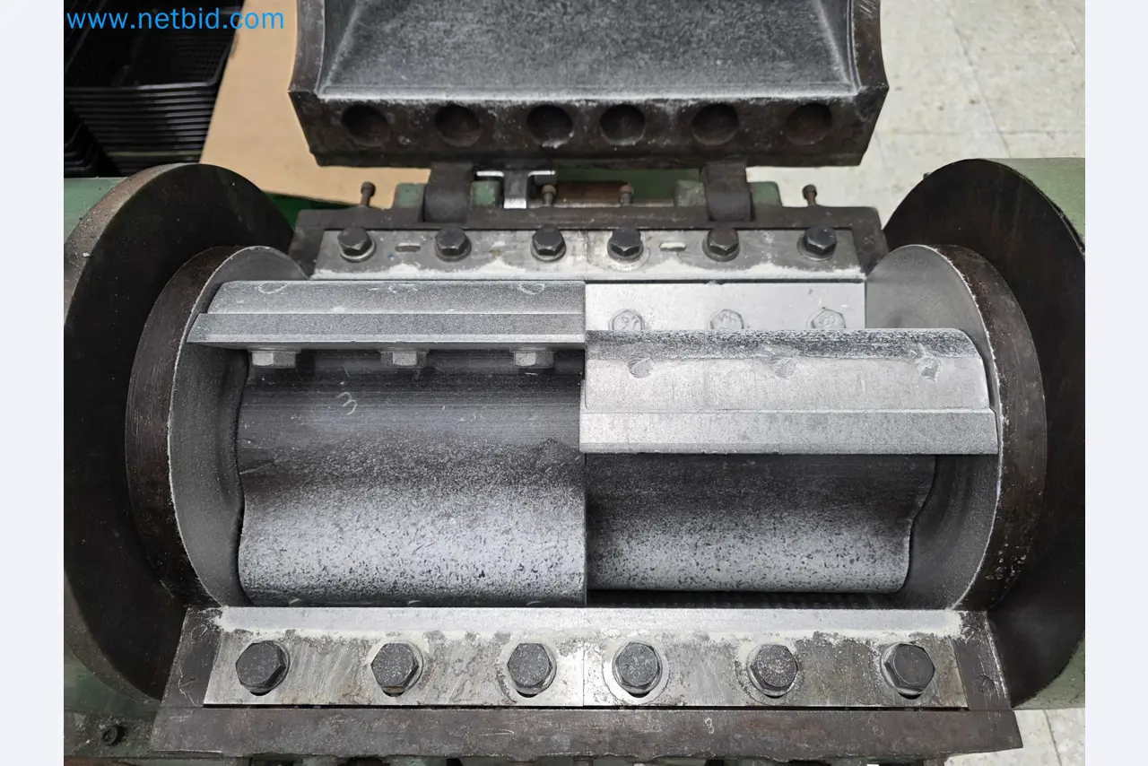 Tromosa Asset Sale (Troqueles Y Moldes De Galicia, Sa): Plastic Injection machinery and accessories-11