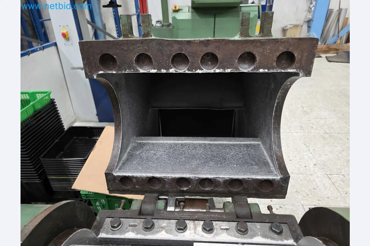 Tromosa Asset Sale (Troqueles Y Moldes De Galicia, Sa): Plastic Injection machinery and accessories-12