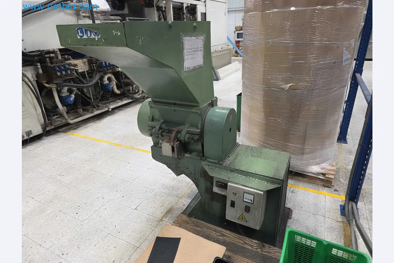 Tromosa Asset Sale (Troqueles Y Moldes De Galicia, Sa): Plastic Injection machinery and accessories-5